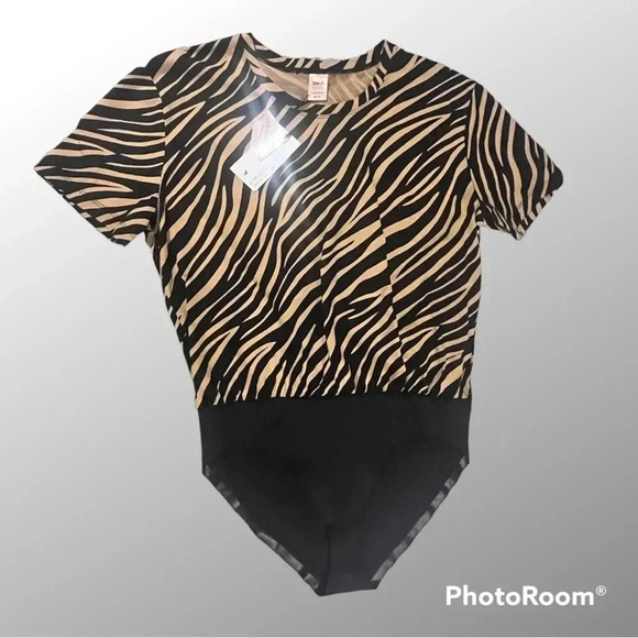 Smash + Tess The T-Shirt Bodysuit
Lexi Leopard - Picture 2 of 7